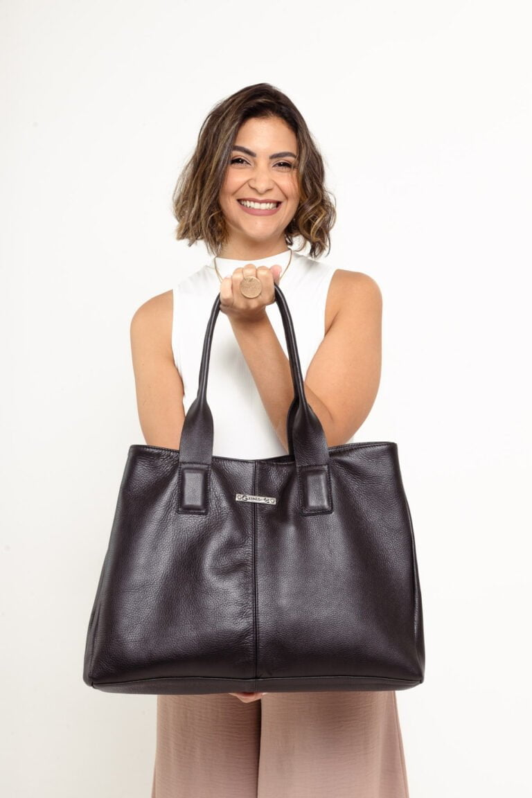 Bolsa de couro preto de ombro grande Luciana