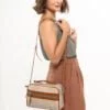 Bolsa de couro tiracolo média