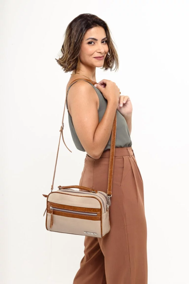Bolsa de couro tiracolo média