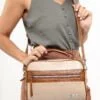Bolsa de couro tiracolo média