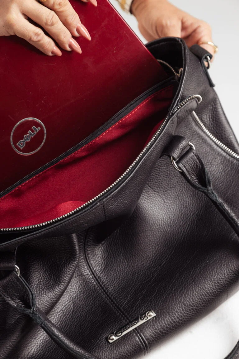 Bolsa de couro preto de ombro grande